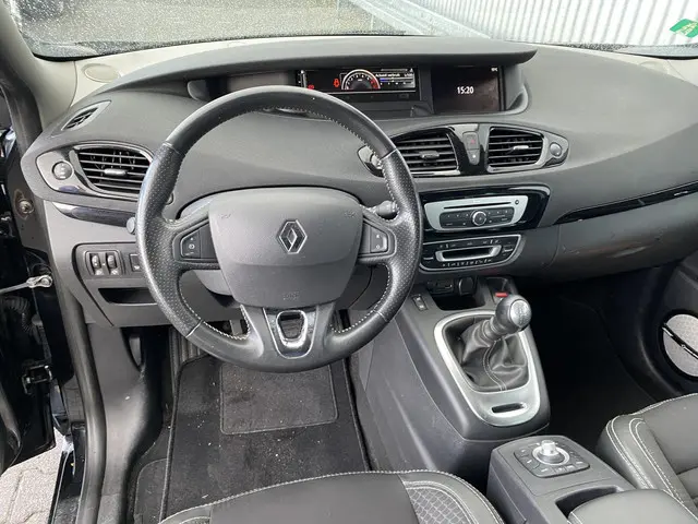 Renault Grand Scénic 1.2 TCe Bose 2015 Benzine 4