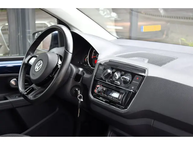 Volkswagen up! 1.0 high up! BlueMotion 2012 Benzine 21