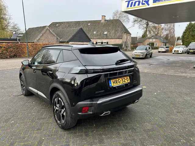 Peugeot 2008 1.2 Hybrid 145 Allure 2025 Hybride Benzine 9