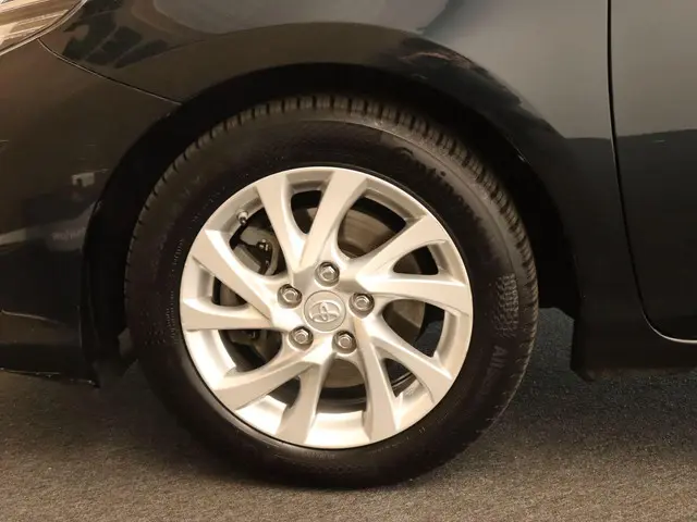 Toyota Auris 1.8 Hybrid Dynamic 2017 Hybride Benzine 34
