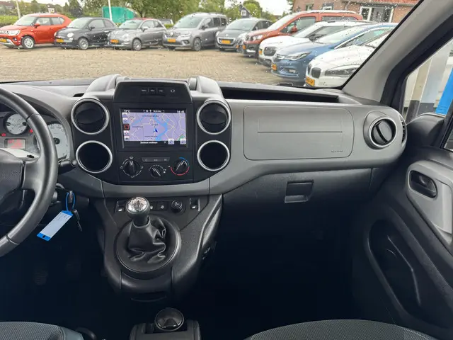 Citroën Berlingo 1.2 PureTech XTR 2018 Benzine 24