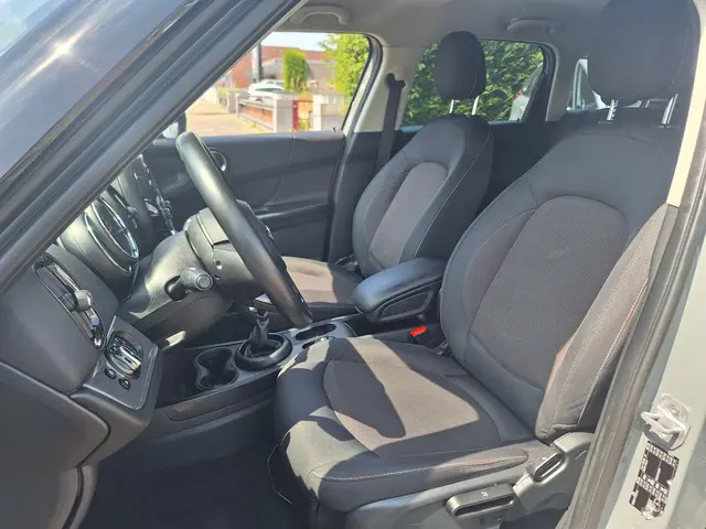 MINI Countryman Mini 1.5 One 2018 Benzine 12