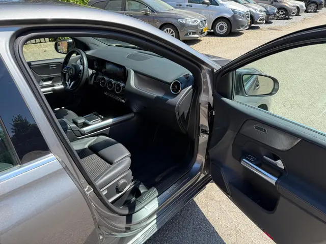 Mercedes-Benz B-Klasse 180 Premium Plus 2020 Benzine 23