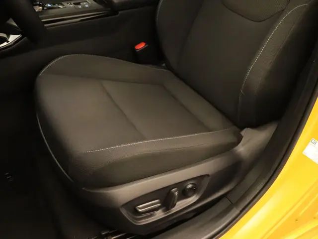 Toyota Prius 2.0 Plug-in Executive 2024 Hybride Benzine 29