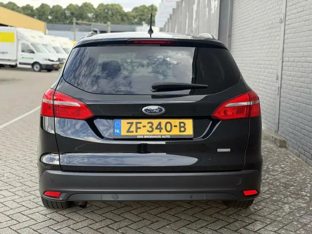 Ford Focus Wagon 1.0 Trend Edition 2015 Benzine 4