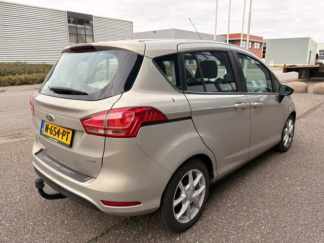 Ford B-MAX 3