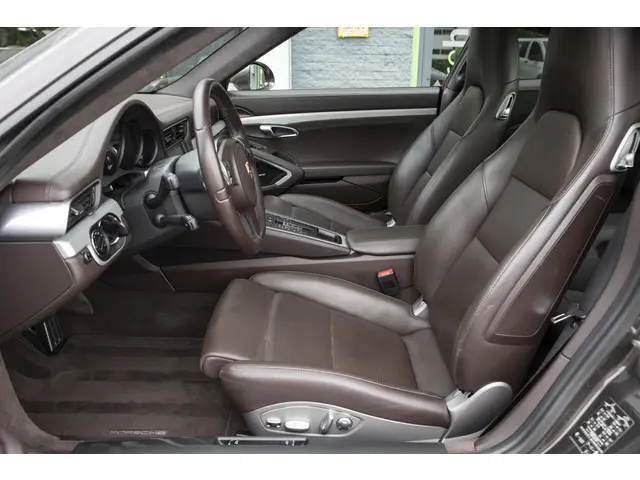 Porsche 911 3.8 Carrera 4S 2013 Benzine 12