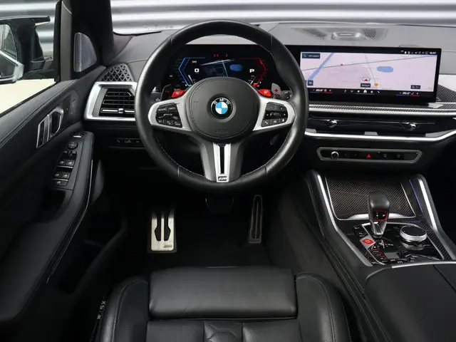 BMW X5 M Competition 2025 Benzine 9