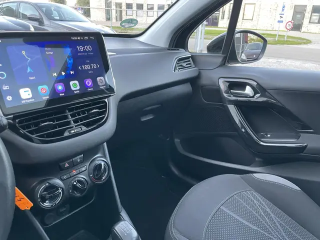 Peugeot 208 1.2 VTi Active, Airco , Carplay 2013 Benzine 16