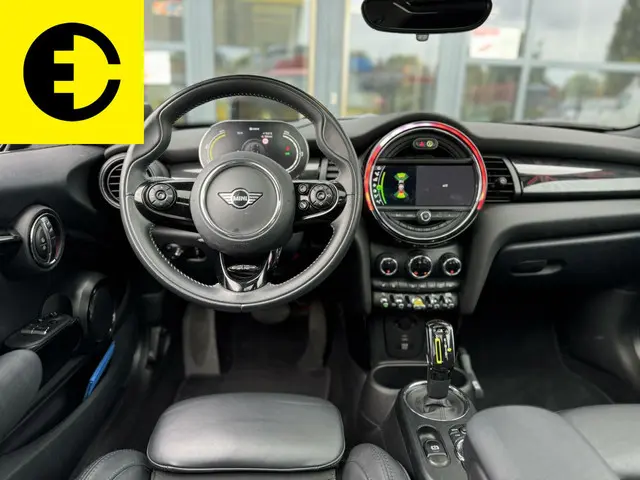 MINI Electric Mini Charged 33 kWh 2020 Elektrisch 4