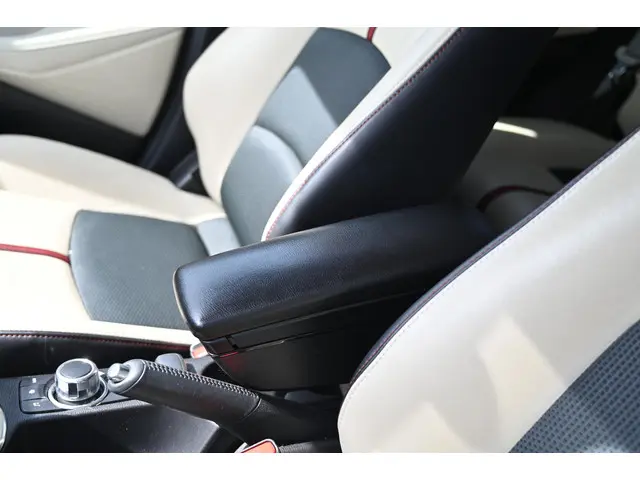 Mazda 2 Skyactiv-G 90 5MT Skylease GT 2016 Benzine 28