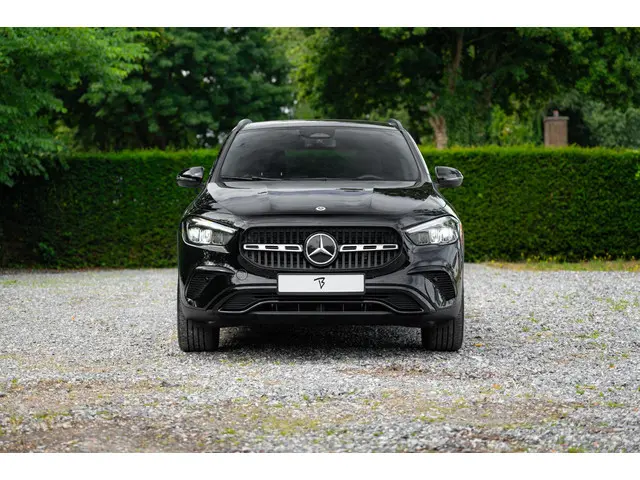 Mercedes-Benz GLA 250 e 2024 Hybride Benzine 26
