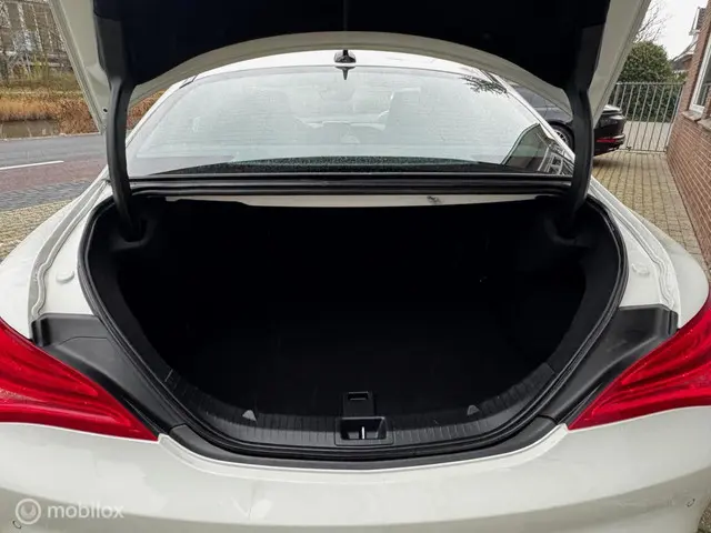 Mercedes-Benz CLA 200 2013 Benzine 10