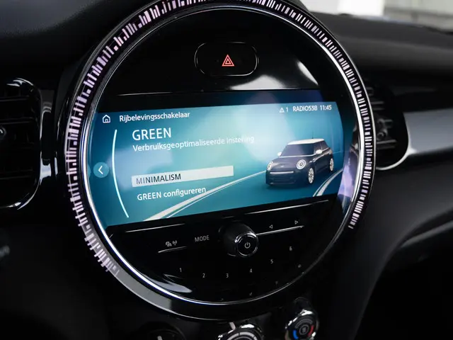 MINI 5-Deurs One 2022 Benzine 37