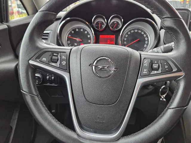 Opel Astra 1.4 Turbo NIEUW DISTRUB KETTING 2015 Benzine 32