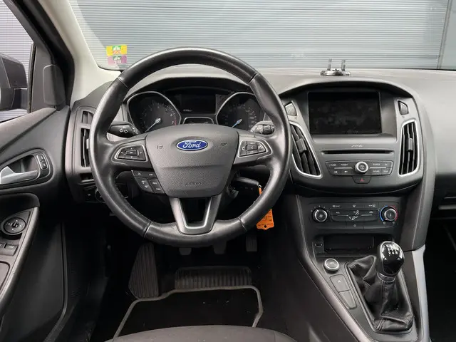 Ford Focus Wagon 1.0 Trend Edition 2015 Benzine 9