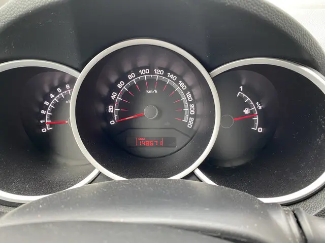 Kia Venga 1.4 CVVT ExecutiveLine 2014 Benzine 19