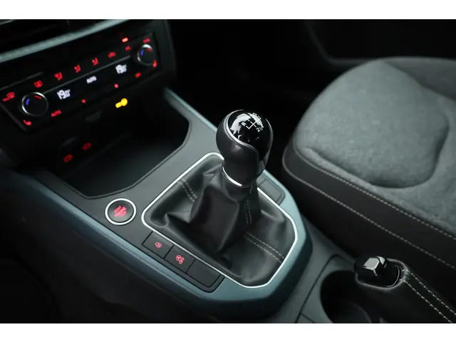SEAT Arona 1.0 TSI Xperience 2022 Benzine 6