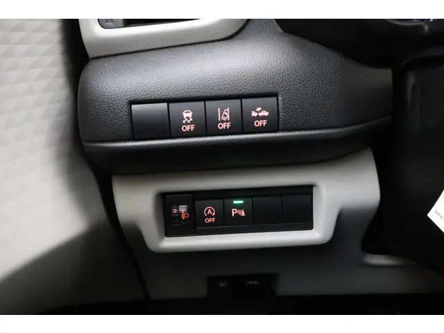 Suzuki Swift 1.2 Style Smart Hybrid 2024 Benzine 19