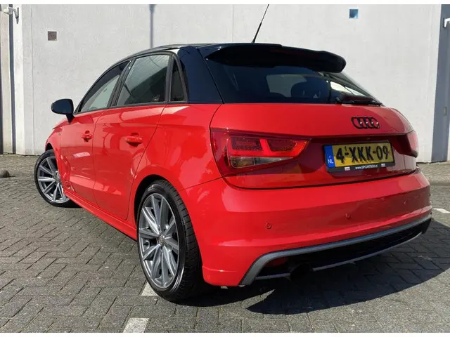 Audi A1 Sportback 1.2 TFSI Admired 2014 Benzine 4