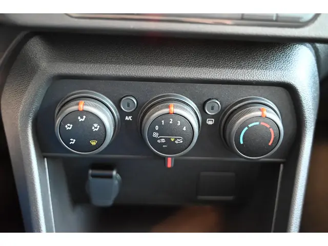 Dacia Sandero 1.0 TCe 90 Expression 2024 Benzine 29
