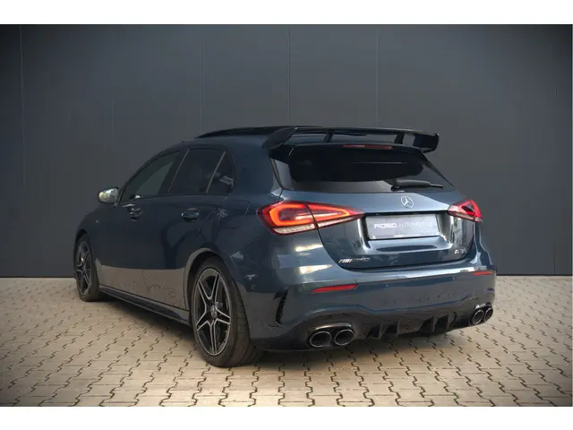 Mercedes-Benz A-Klasse AMG 35 4MATIC 2022 Benzine 7