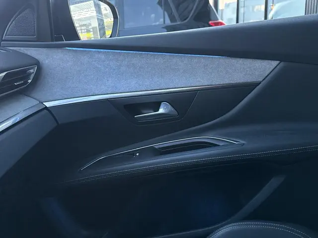 Peugeot 3008 1.2 PureTech Allure Pack 2021 Benzine 20