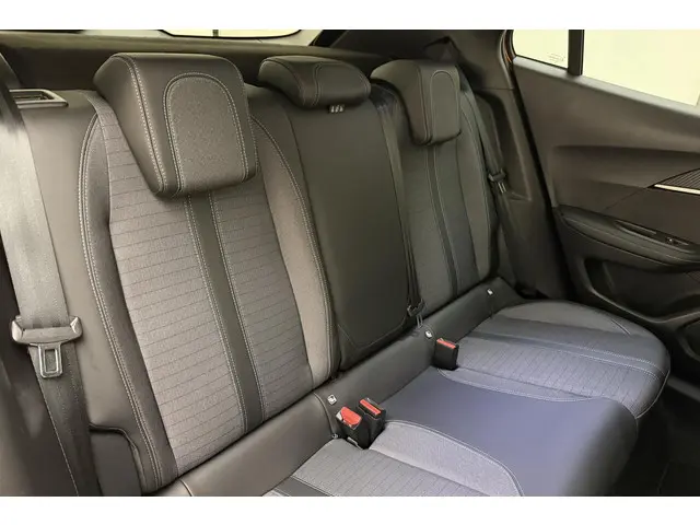 Peugeot 2008 1.2 PureTech Allure Pack 2021 Benzine 15