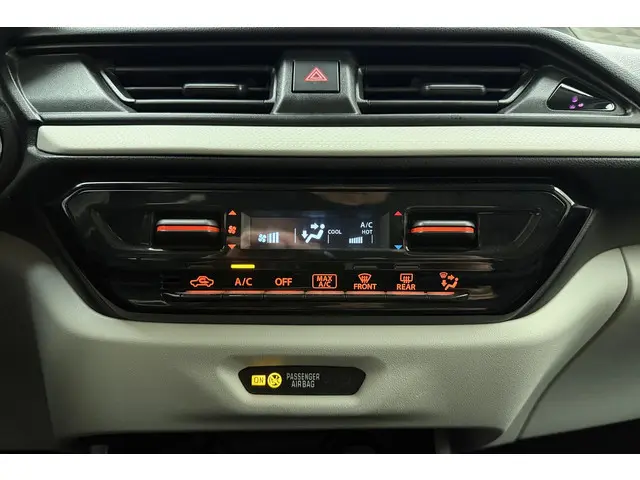 Suzuki Swift 1.2 Select Smart Hybrid 2025 Benzine 24