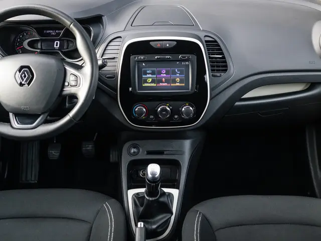 Renault Captur 0.9 TCe Zen 2018 Benzine 32