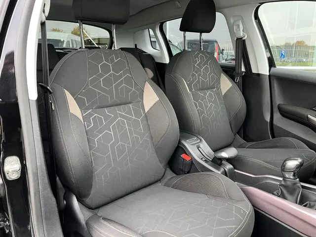 Peugeot 2008 1.2 PureTech Style 2015 Benzine 34