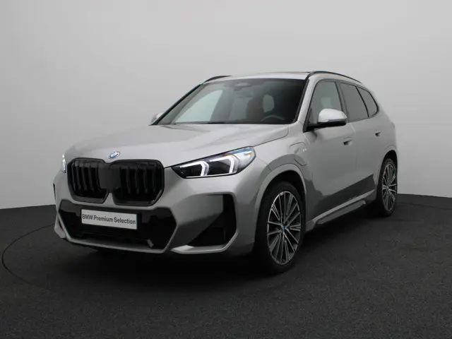 BMW X1 xDrive25e 2023 Hybride Benzine 27