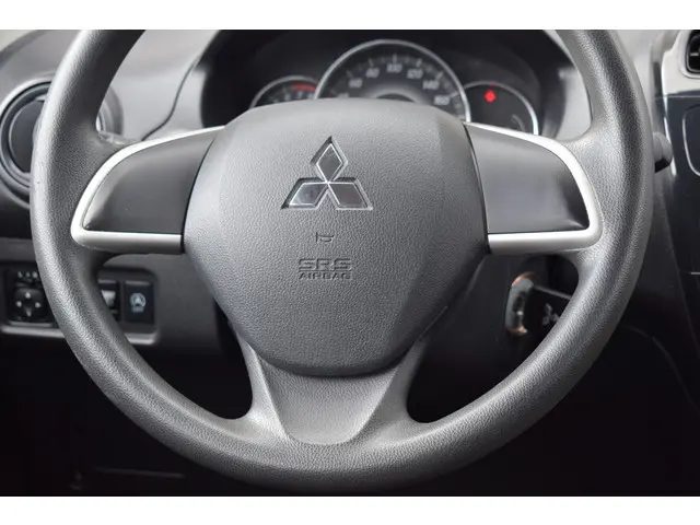 Mitsubishi Space Star 1.0 5Drs Cool+ 2017 Benzine 20