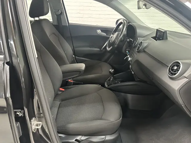 Peugeot 2008 1.2 PureTech Style 2014 Benzine 8