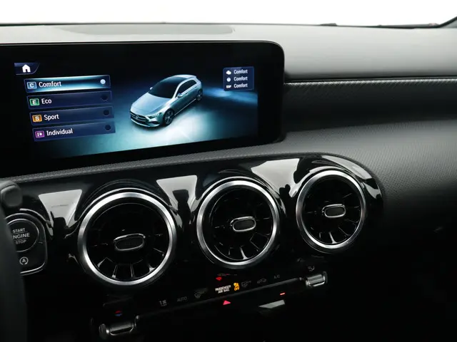 Mercedes-Benz A-Klasse 180 Business Line 2023 Benzine 12