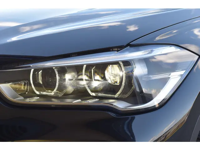 BMW X1 xDrive20i Executive 2017 Benzine 36