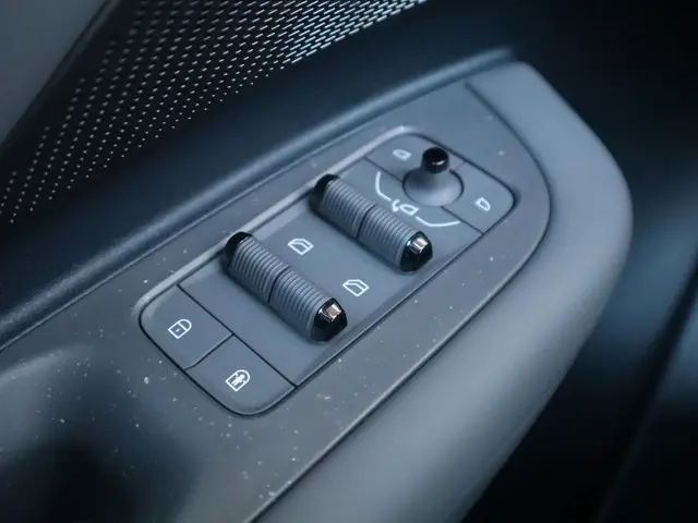 Lynk & Co 02 More 66 kWh 2026 Elektrisch 23