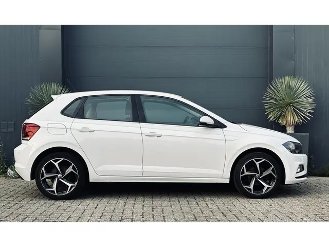 Volkswagen Polo 1.0 TSI Beats 2018 Benzine 23