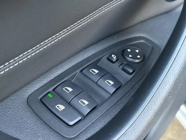 BMW X1 SDrive20i High Executive 2018 Benzine 5