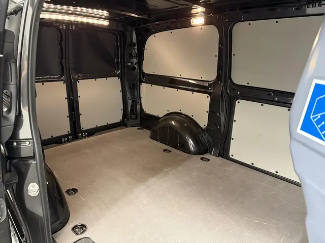 Mercedes-Benz Vito 114 CDI Lang 2024 Diesel 15