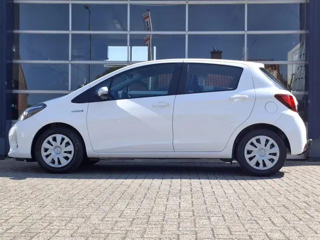 Toyota Yaris 1.5 Hybrid 2017 Hybride Benzine 2