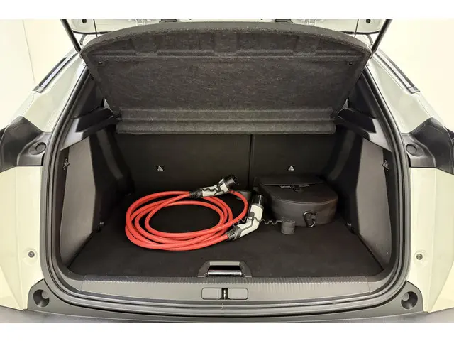 Peugeot e-2008 EV GT 50 kWh 2020 Elektrisch 13