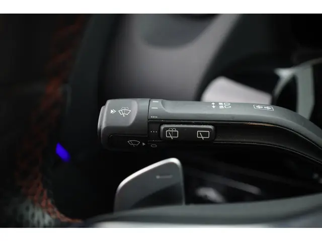 Mercedes-Benz GLA 250 e AMG Line 2022 Hybride Benzine 13