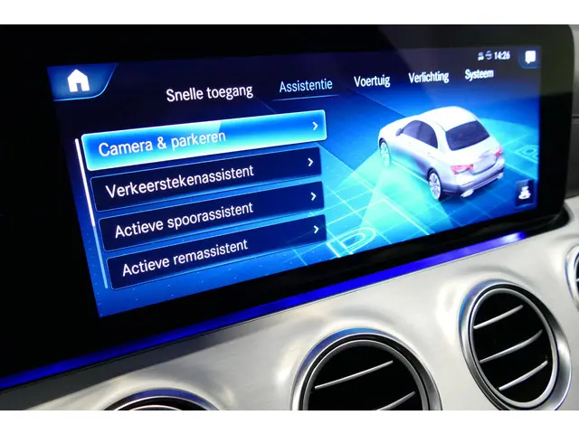 Mercedes-Benz E-Klasse 200 AMG Line 2020 Benzine 33