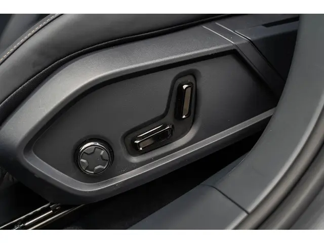 Lynk & Co 08 1.5 More 2026 Hybride Benzine 30