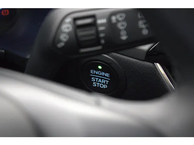 Ford Kuga 2.5 FHEV Titanium 2023 Hybride Benzine 28