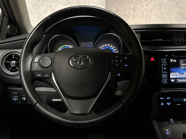 Toyota Auris 1.8 Hybrid Dynamic 2018 Hybride Benzine 12