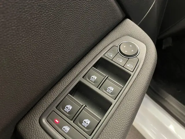 Mitsubishi Colt 1.6 HEV Intense+ 2025 Hybride Benzine 35