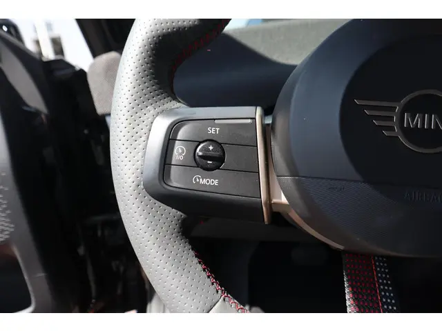 MINI 3-Deurs Cooper E 2024 Elektrisch 17