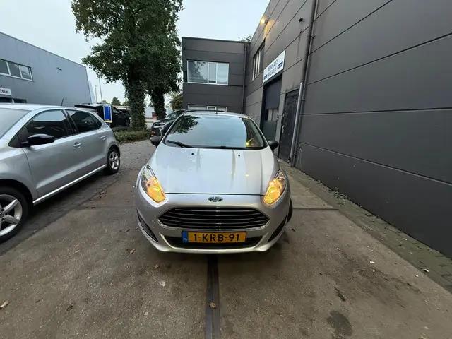 Ford Fiesta 1.0 Style Nap/Airco/Lmv 2013 Benzine 3
